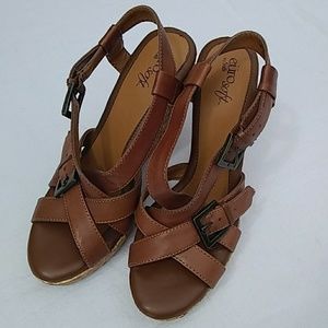 Leather strap/buckle sandals size 9